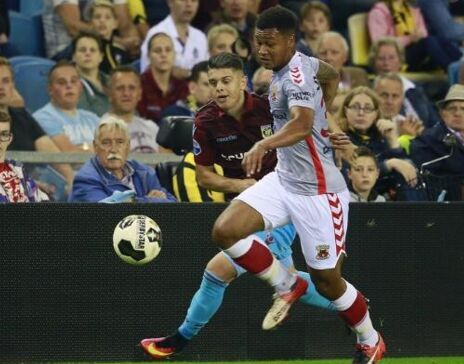 更是对足球 更是对足球