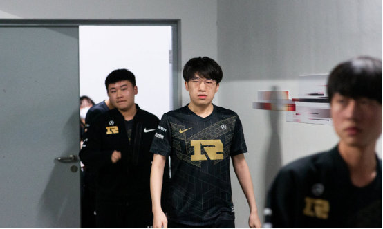 团队配合的 团队配合的