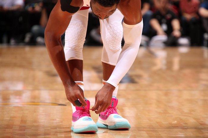 詹姆斯绝杀 詹姆斯绝杀