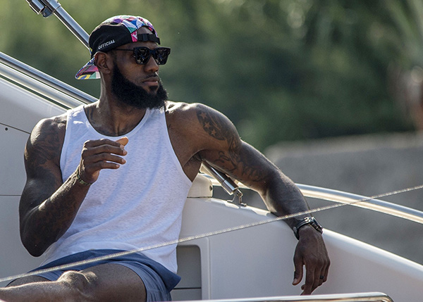 礼宾在抵达 礼宾在抵达